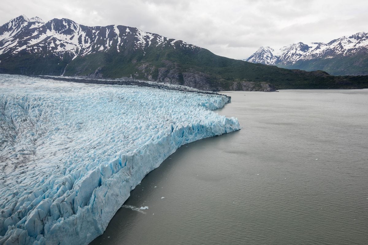 Vanishing Ice Alaskas Shrinking Glaciers Drive A New Brand Of Tourism Anchorage Daily News 7038