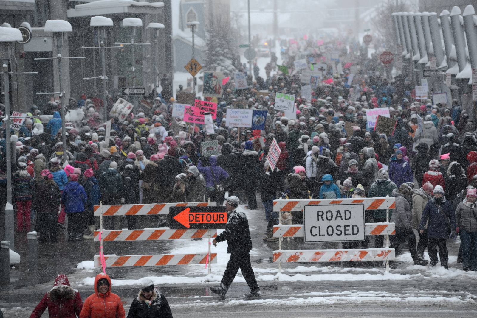 Thousands of Alaskans join Women's March in solidarity with national