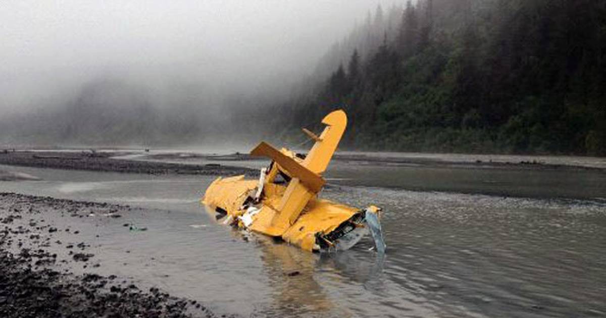bush plane crash in water