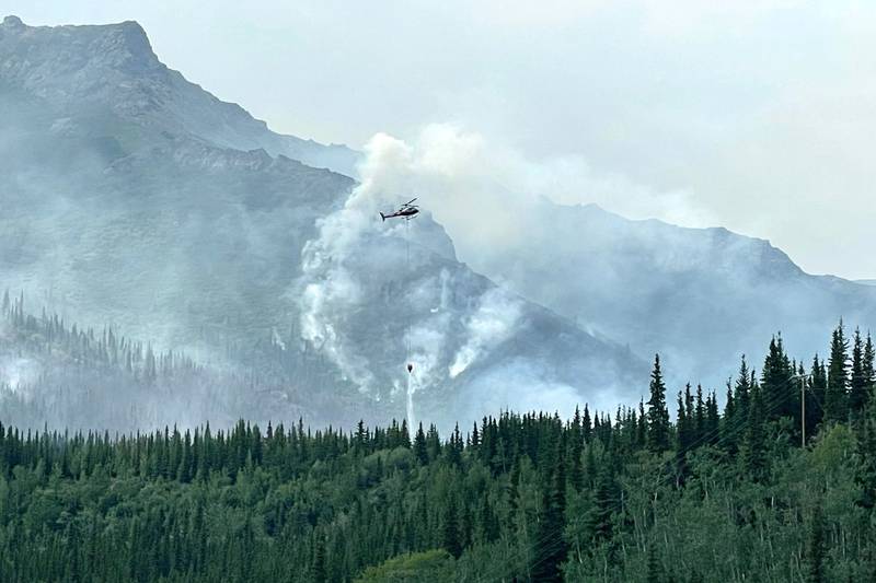 Wildfire closes Denali National Park for third day 