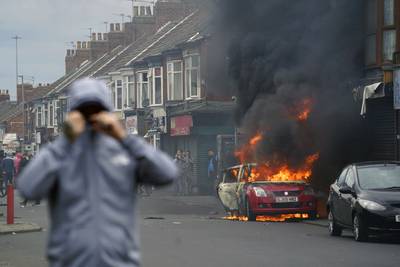 UK leader Starmer condemns attack on asylum-seeker hotel as far-right violence spreads 