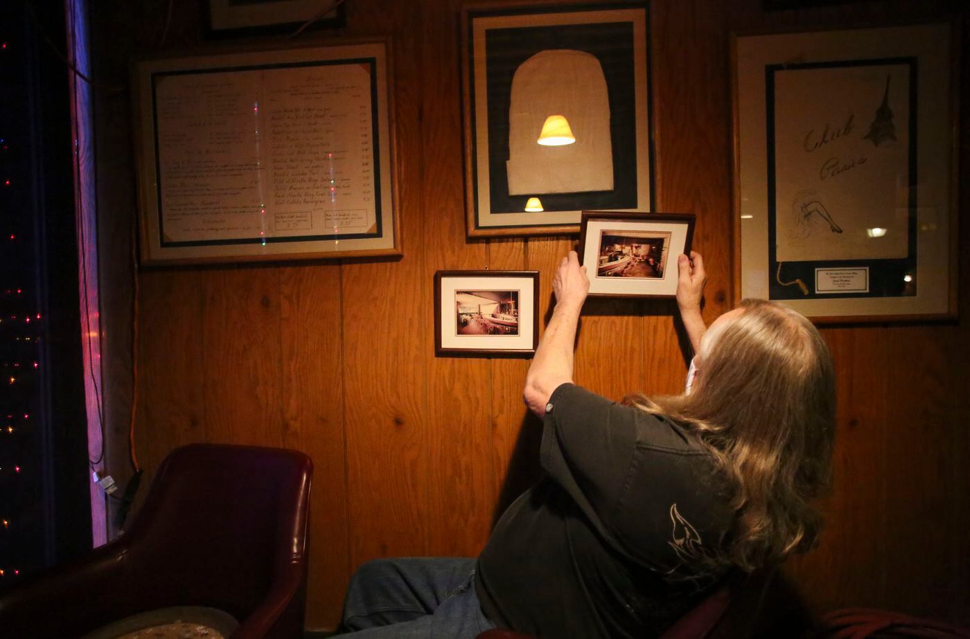 In Downtown Anchorage A Longtime Family Restaurant Clings To Hope Anchorage Daily News