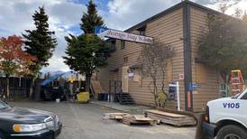 After dangerous code violations, Anchorage hotel abruptly shuts, leaving guests on the street