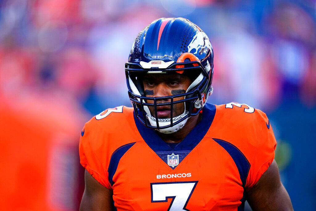 Broncos agree to terms with QB Russell Wilson on five-year contract  extension through 2028