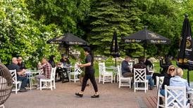 24 eating and drinking spots in Anchorage where you can soak up sunshine outdoors