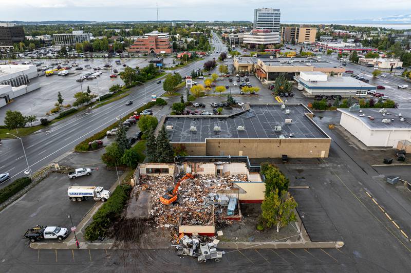 Bank to replace former Denny’s demolished in Midtown Anchorage