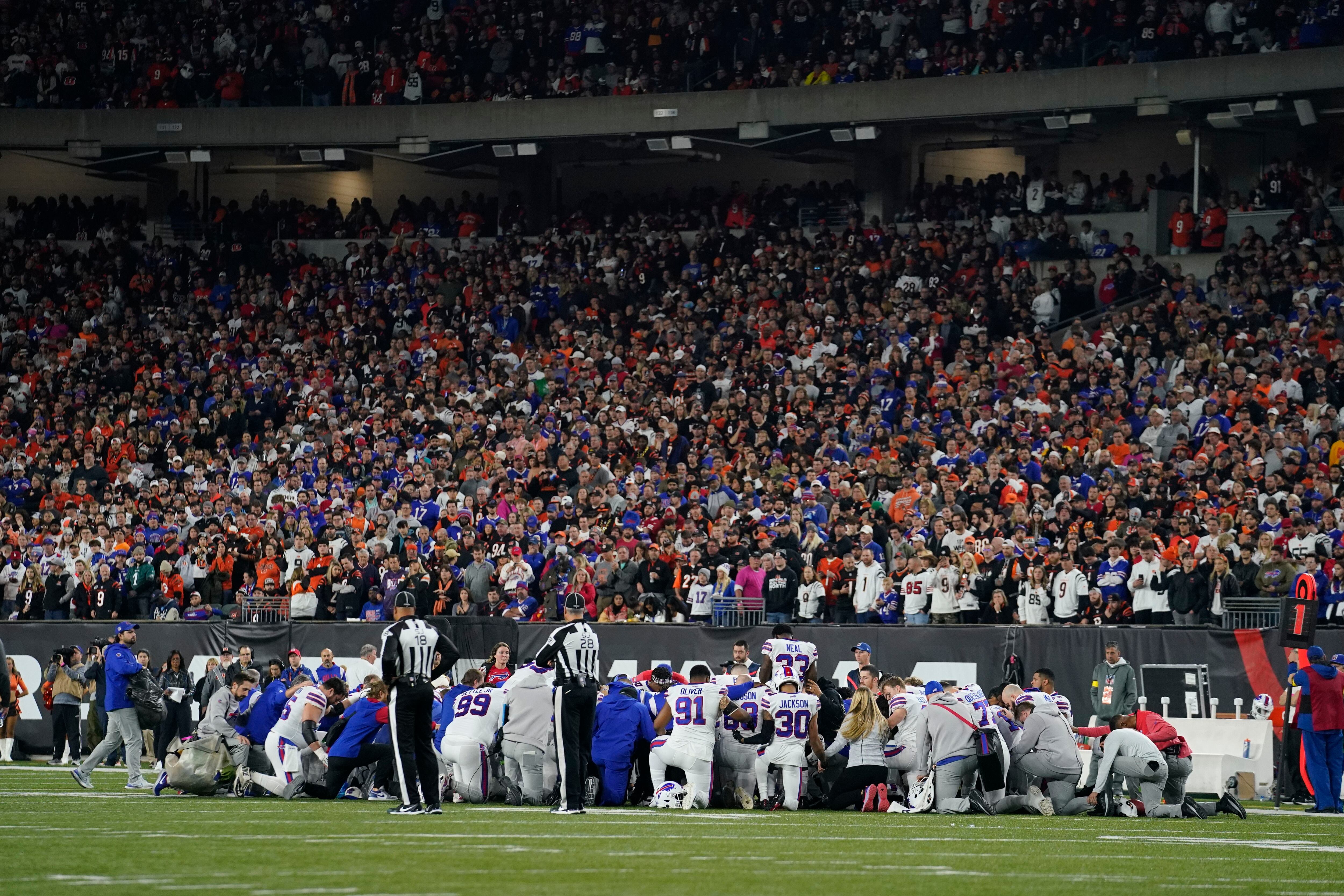 Titans Gather for Discussion, and Prayer, As Bills Safety Damar