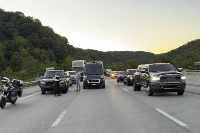 After interstate shootings wound 5, searchers comb Kentucky hill country for suspect 