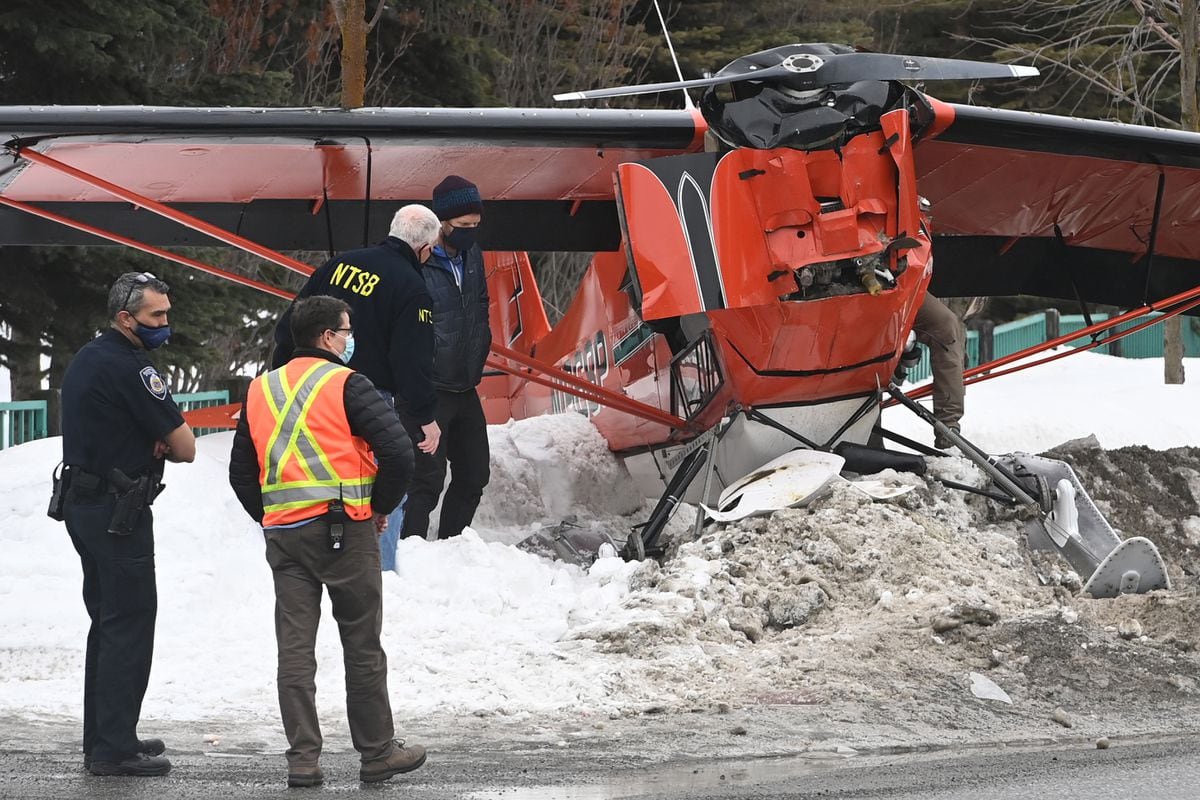 Small plane crashes along Spenard Road - Anchorage Daily News