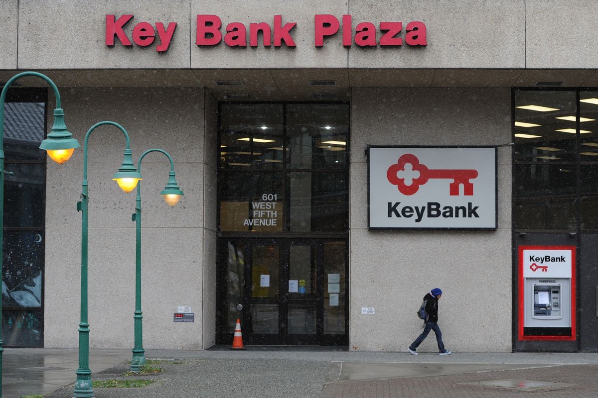 key bank vails gate