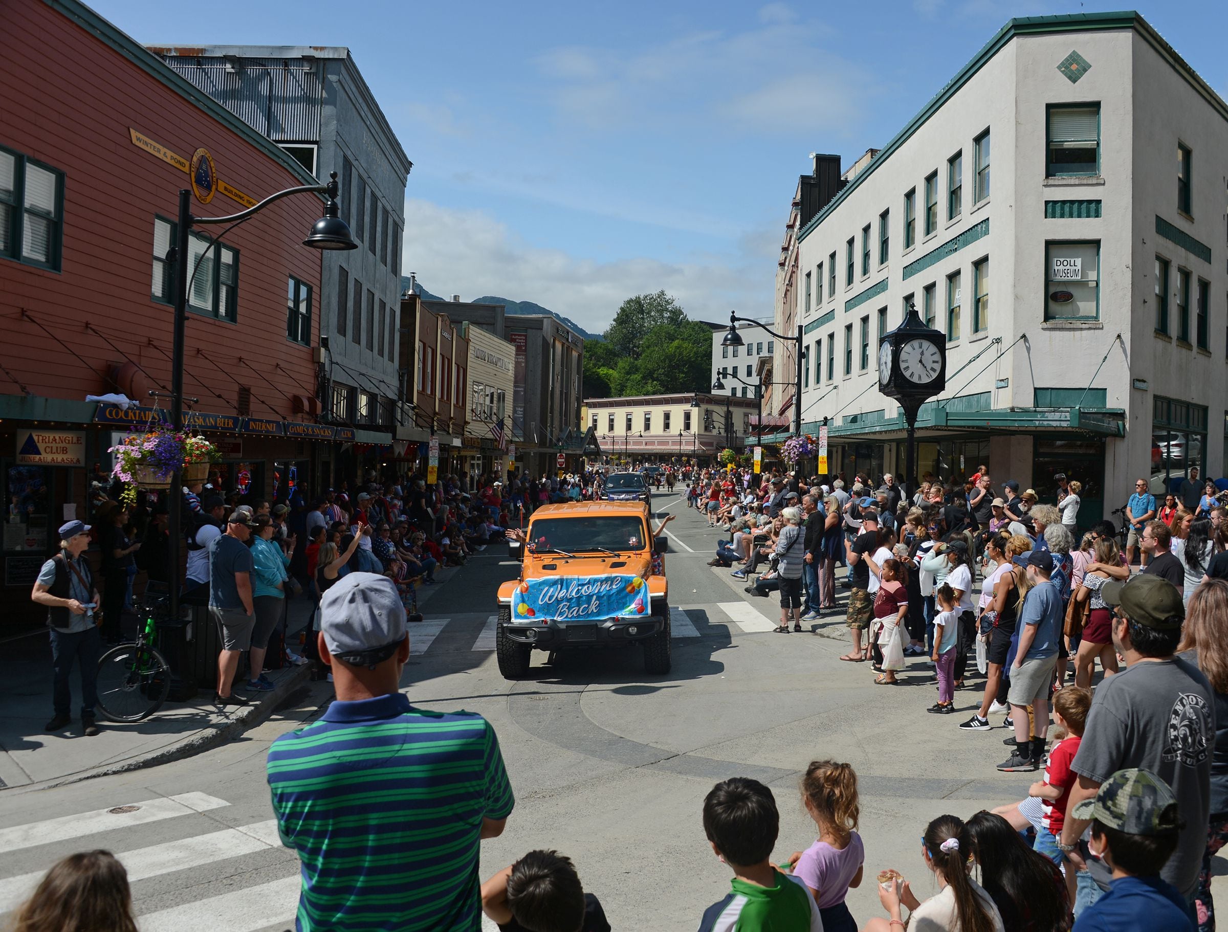 Photos: Fourth of July parades and parties draw crowds to the streets in  Anchorage and Juneau - Anchorage Daily News