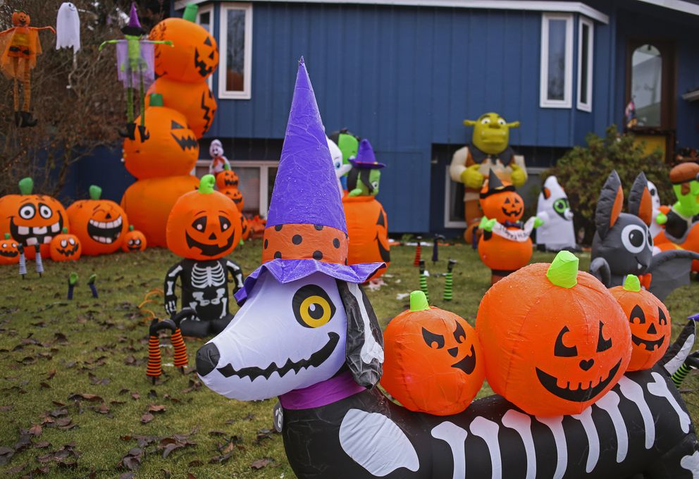 Take a drive around Anchorage to see these overthetop Halloween