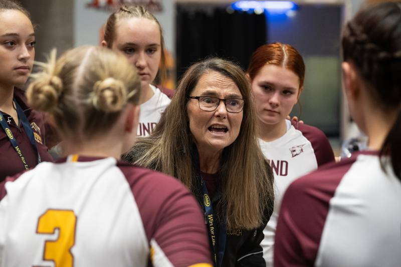 Leaning on a young nucleus, Dimond volleyball is off to a strong start to 2024 season