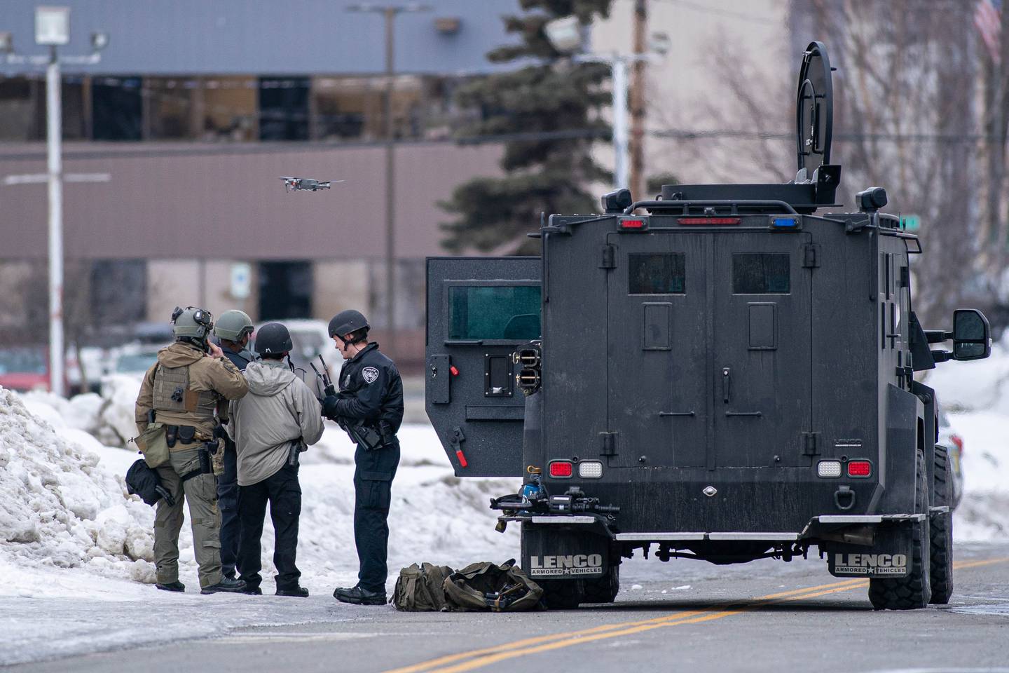 The Aftermath Of A Swat Standoff Upends Life In A Neighboring Anchorage Apartment Anchorage
