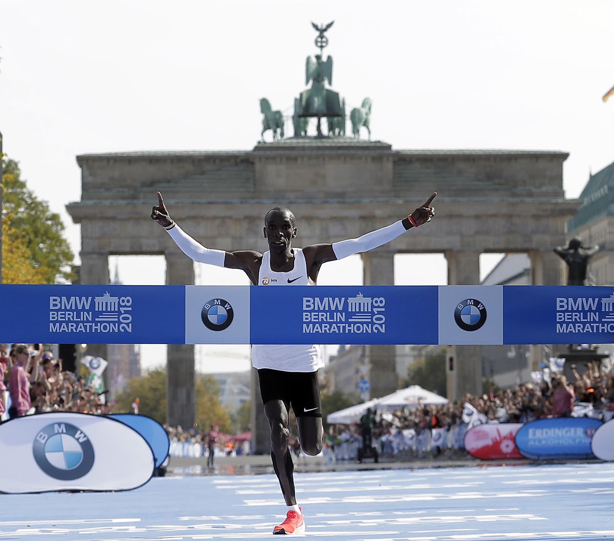 Eliud Kipchoge sets world record in Berlin marathon win Anchorage