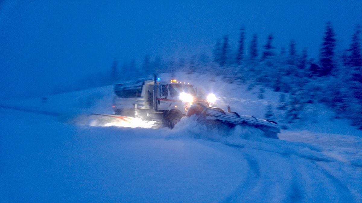 Snowstorm triggers avalanche in Thompson Pass, closing road to Valdez