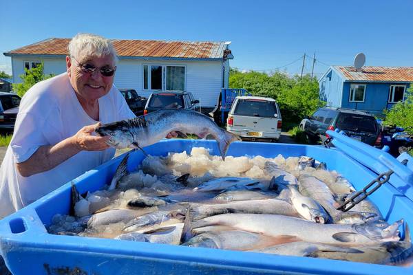 Kings from test fishing boats go to Curyung elders