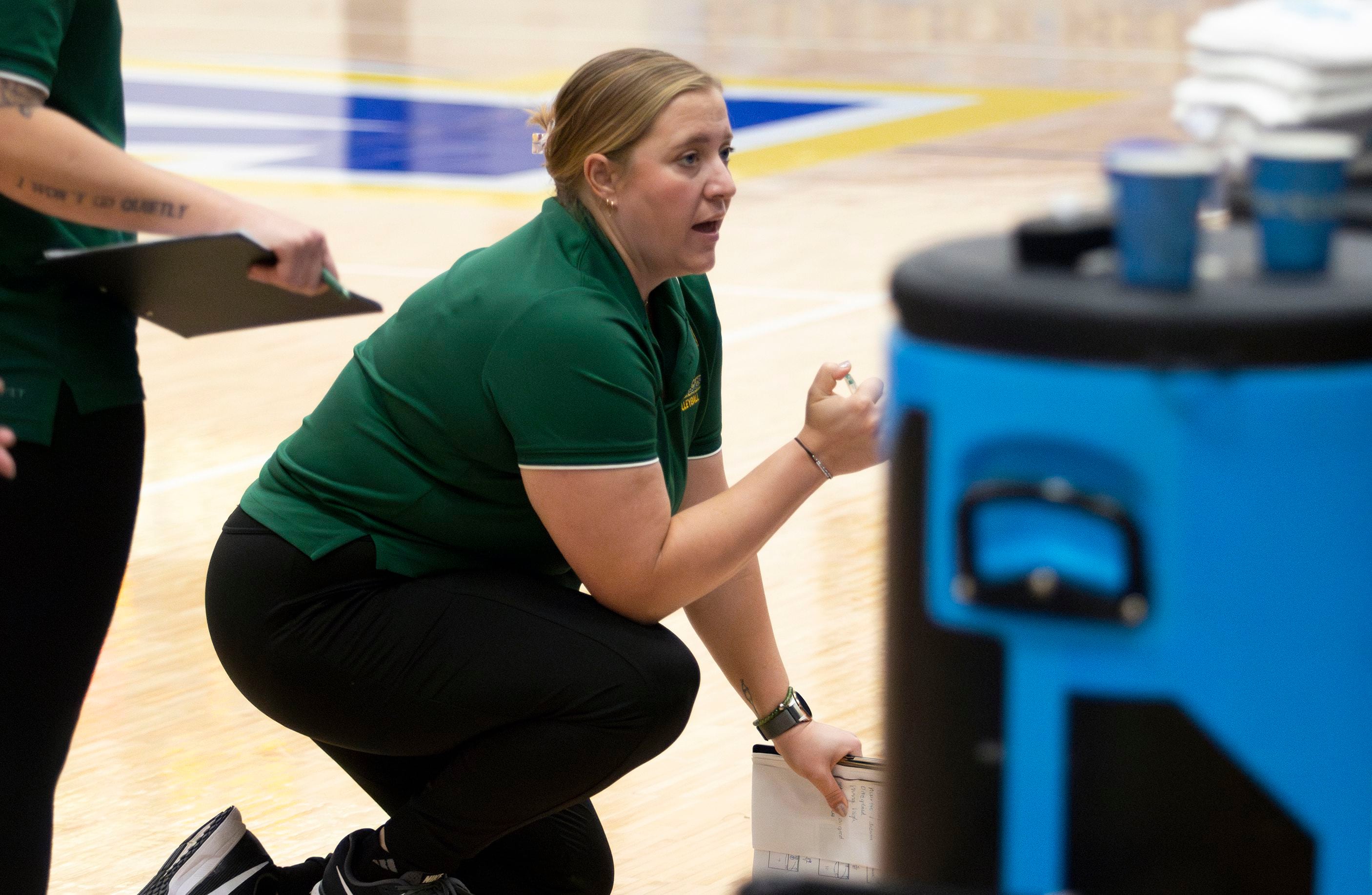 UAA volleyball ready to 'do some damage' in second year under head coach  Stacie Meisner - Anchorage Daily News