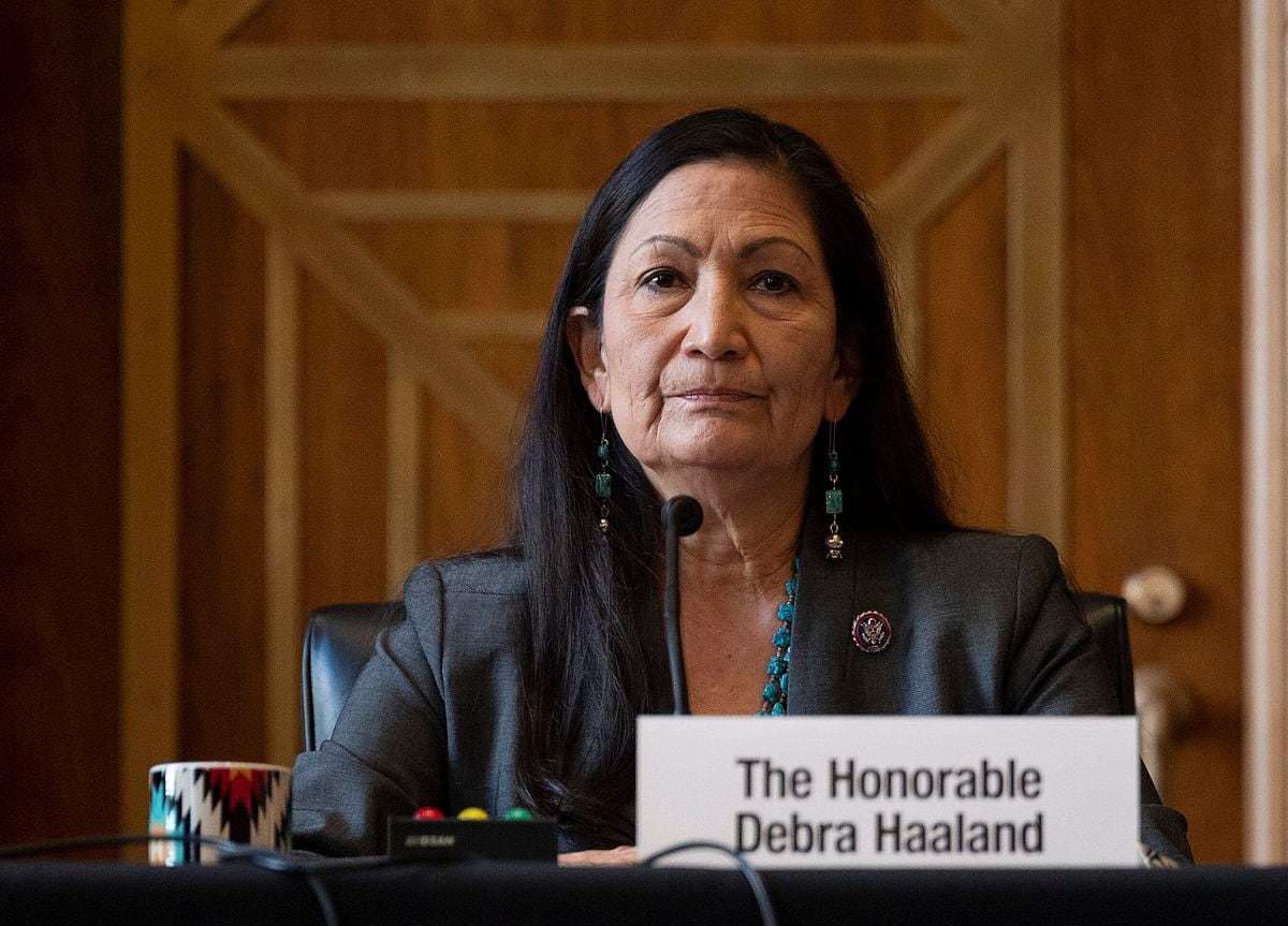 Senate committee advances Haaland nomination for interior secretary, with Murkowski joining …