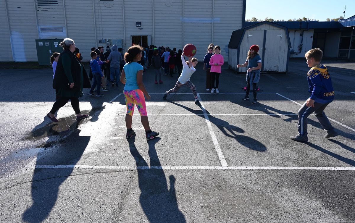 A Lot Less Hangry Some Anchorage Elementary Schools Are Measuring The Impacts Of A Longer Lunch And Recess Anchorage Daily News