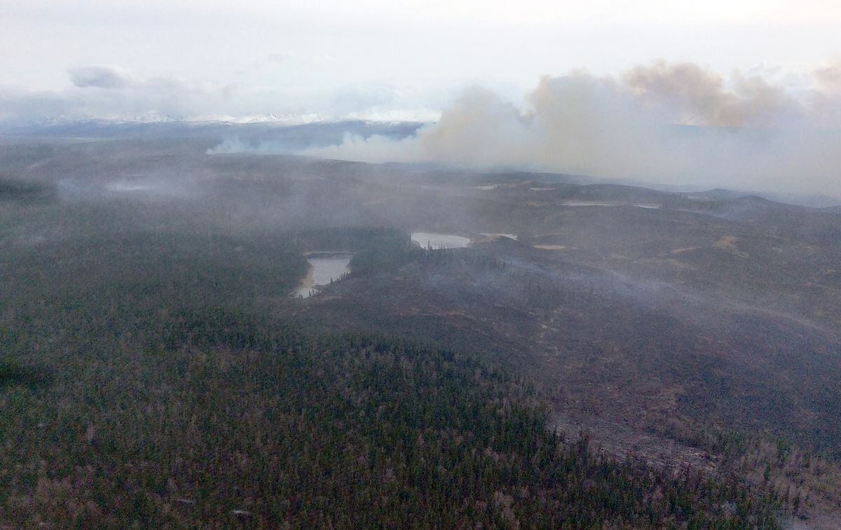 Alaska wildfire grows in high winds as crews protect homes - Anchorage ...