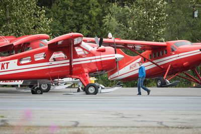 Tour plane makes emergency landing in Denali National Park after losing power