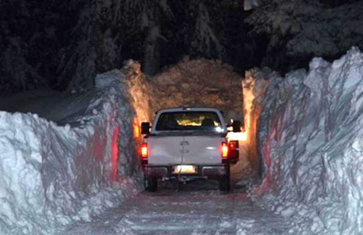 alaska-snowstorm-how-a-small-community-cleaned-up-a-big-mess